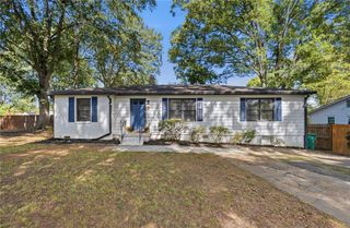 1035 Dell Avenue SE, Smyrna, GA 30080