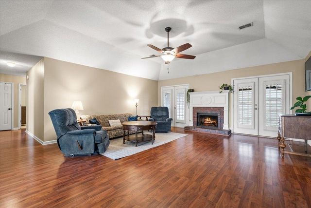 6736 FORREST CIR, Bartlett, TN 38135