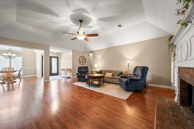 6736 FORREST CIR, Bartlett, TN 38135