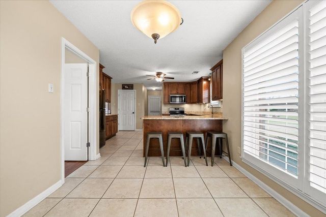 6736 FORREST CIR, Bartlett, TN 38135