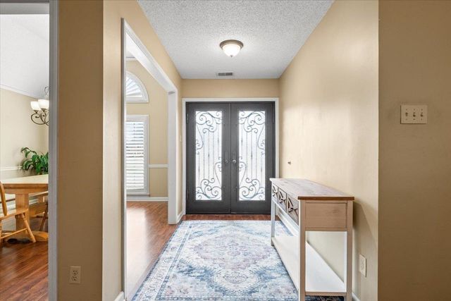 6736 FORREST CIR, Bartlett, TN 38135