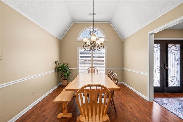 6736 FORREST CIR, Bartlett, TN 38135