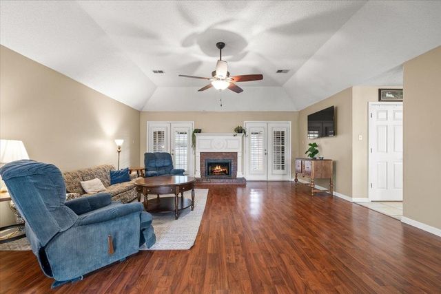 6736 FORREST CIR, Bartlett, TN 38135