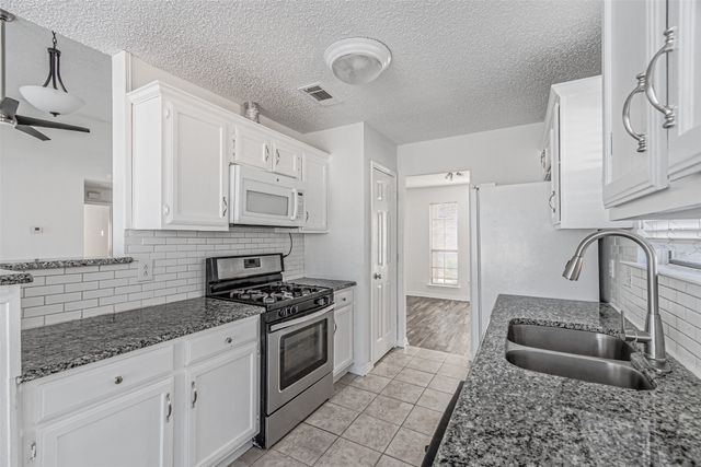 2606 Hollow Bend, Mesquite, TX 75150