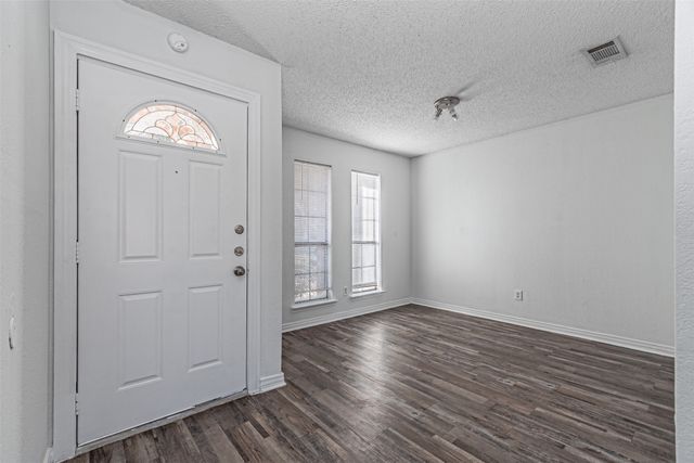 2606 Hollow Bend, Mesquite, TX 75150