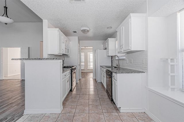 2606 Hollow Bend, Mesquite, TX 75150