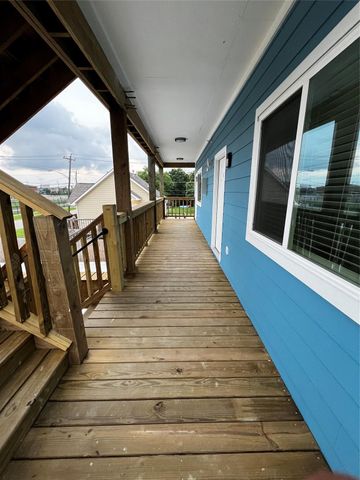 175 W 6th Street A B C D, Kemah, TX 77565