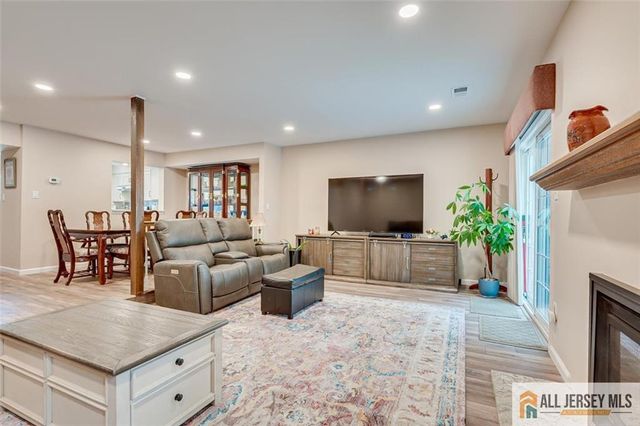 254 Teasdale Place, Morganville, NJ 07751