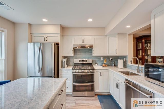 254 Teasdale Place, Morganville, NJ 07751