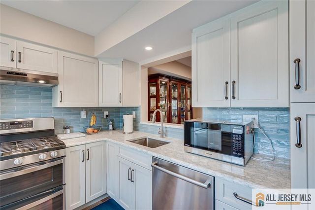 254 Teasdale Place, Morganville, NJ 07751