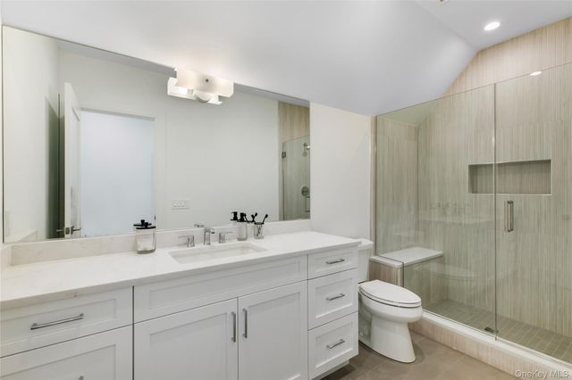 17 Happy Lane, Westhampton Beach, NY 11978