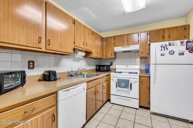 163 Lilac Court, Jackson, NJ 08527