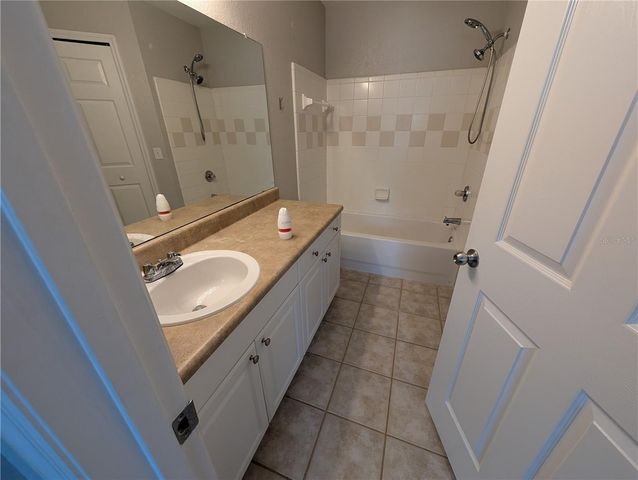 5531 ROSEHILL ROAD 203, Sarasota, FL 34233