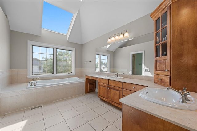 0S255 Bealer Circle, Geneva, IL 60134