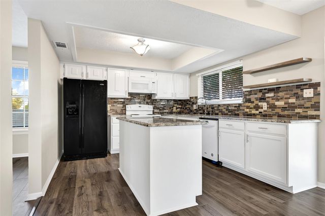 346 Lost Rock Drive, Houston, TX 77598