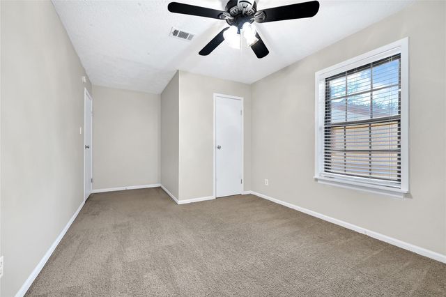 346 Lost Rock Drive, Houston, TX 77598