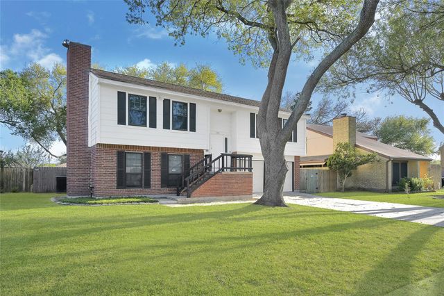 346 Lost Rock Drive, Houston, TX 77598