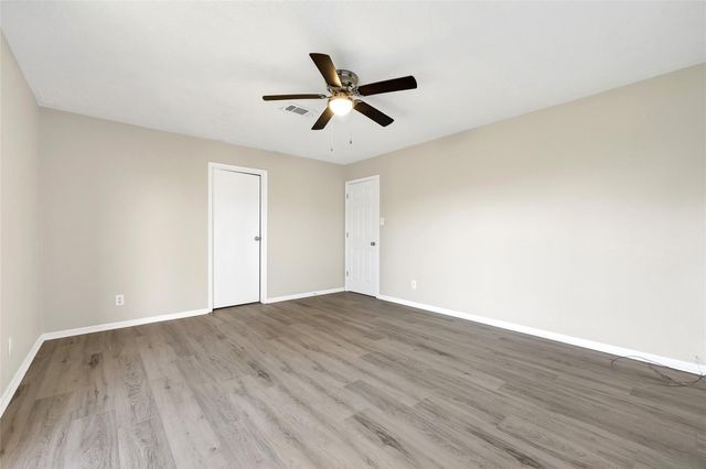 346 Lost Rock Drive, Houston, TX 77598