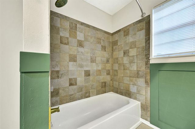 346 Lost Rock Drive, Houston, TX 77598