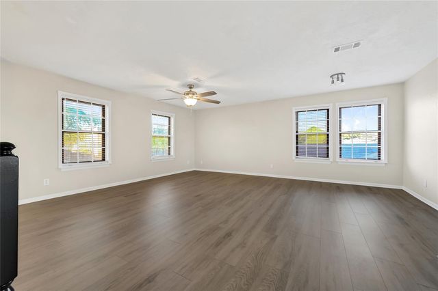 346 Lost Rock Drive, Houston, TX 77598