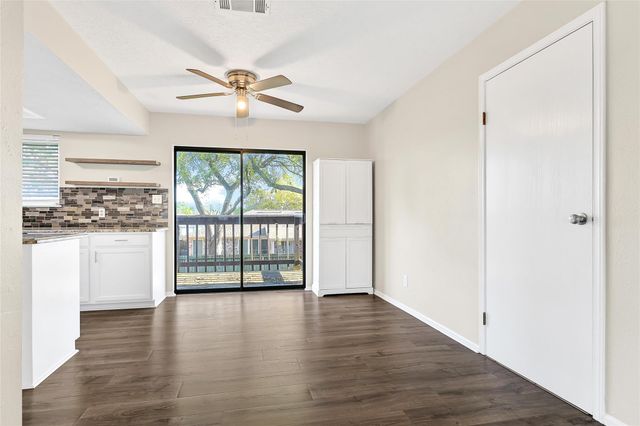 346 Lost Rock Drive, Houston, TX 77598