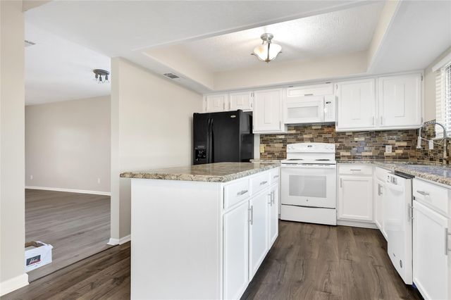 346 Lost Rock Drive, Houston, TX 77598