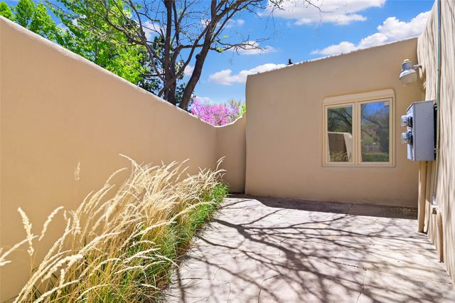 653 Canyon Road 15, Santa Fe, NM 87501