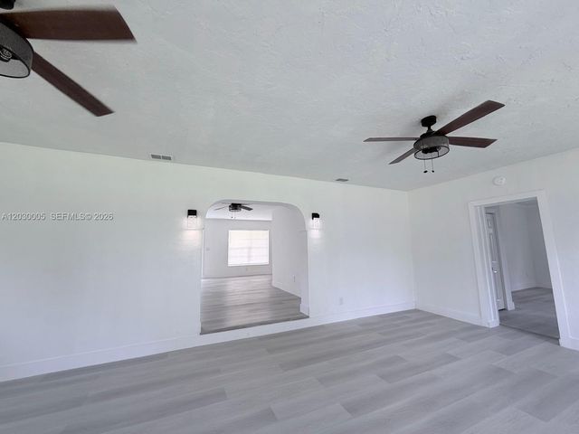 3222 NW 182nd St, Miami Gardens, FL 33056