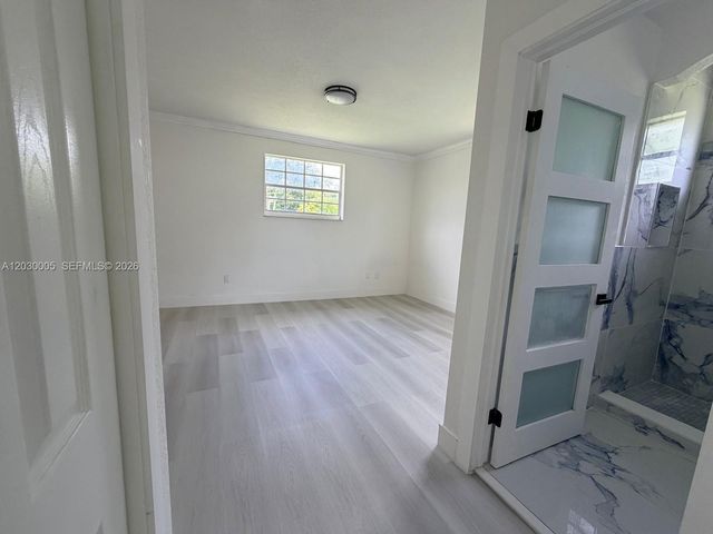 3222 NW 182nd St, Miami Gardens, FL 33056