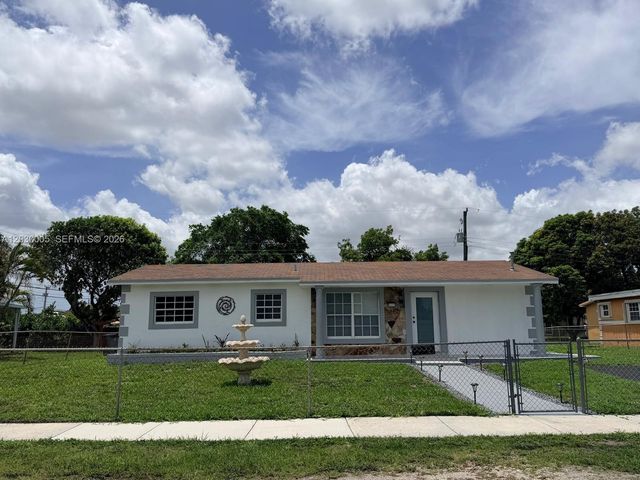 3222 NW 182nd St, Miami Gardens, FL 33056