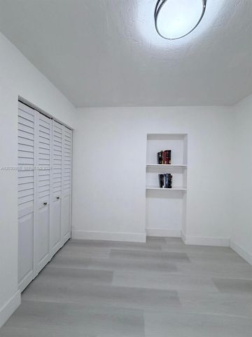 3222 NW 182nd St, Miami Gardens, FL 33056