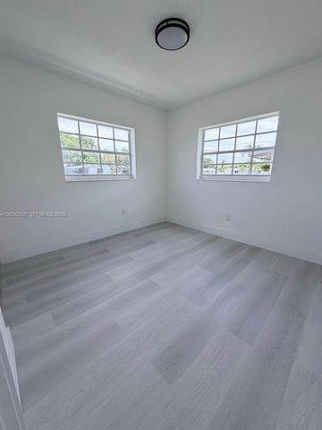 3222 NW 182nd St, Miami Gardens, FL 33056
