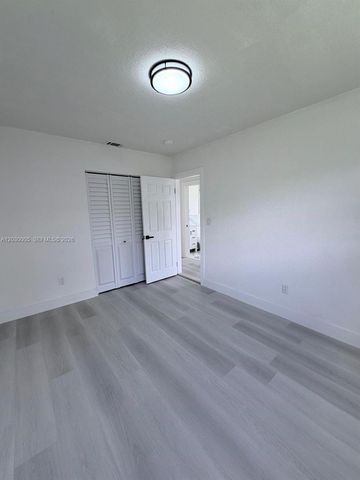 3222 NW 182nd St, Miami Gardens, FL 33056