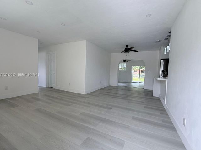 3222 NW 182nd St, Miami Gardens, FL 33056