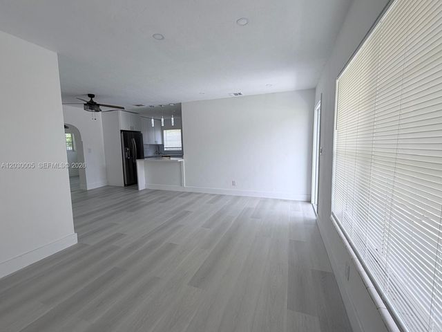 3222 NW 182nd St, Miami Gardens, FL 33056