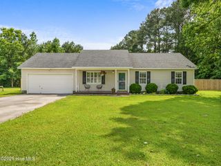 122 Meadow Farms Road, Richlands, NC 28574