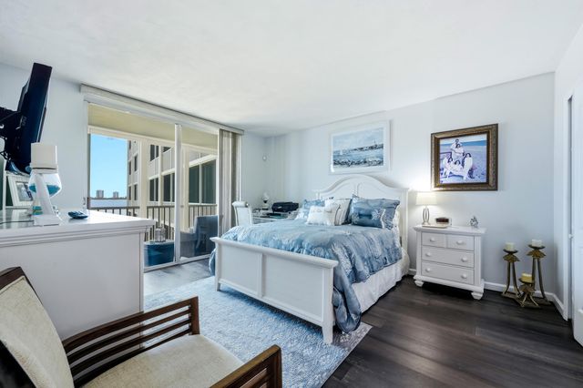 100 Paradise Harbour Boulevard 203, North Palm Beach, FL 33408