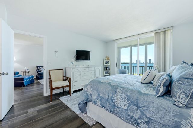 100 Paradise Harbour Boulevard 203, North Palm Beach, FL 33408