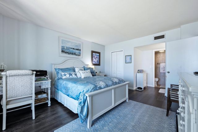 100 Paradise Harbour Boulevard 203, North Palm Beach, FL 33408