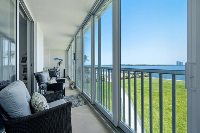 100 Paradise Harbour Boulevard 203, North Palm Beach, FL 33408