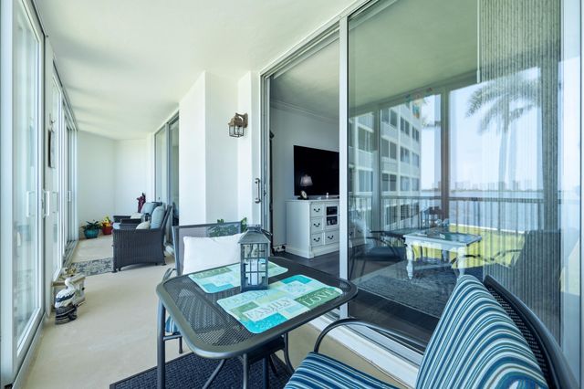 100 Paradise Harbour Boulevard 203, North Palm Beach, FL 33408