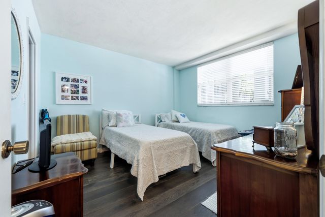 100 Paradise Harbour Boulevard 203, North Palm Beach, FL 33408