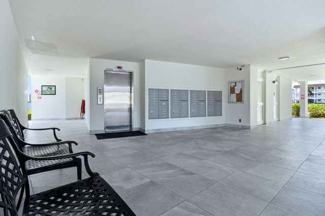 100 Paradise Harbour Boulevard 203, North Palm Beach, FL 33408
