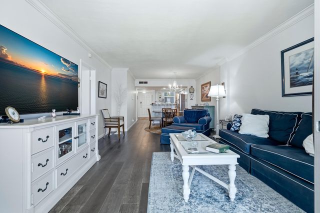 100 Paradise Harbour Boulevard 203, North Palm Beach, FL 33408