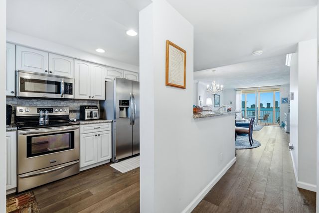 100 Paradise Harbour Boulevard 203, North Palm Beach, FL 33408