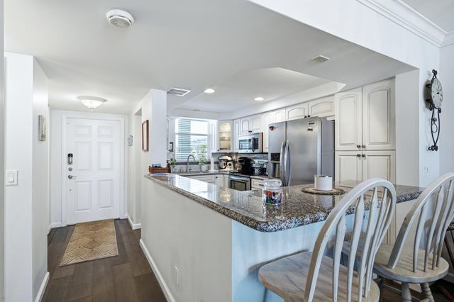 100 Paradise Harbour Boulevard 203, North Palm Beach, FL 33408