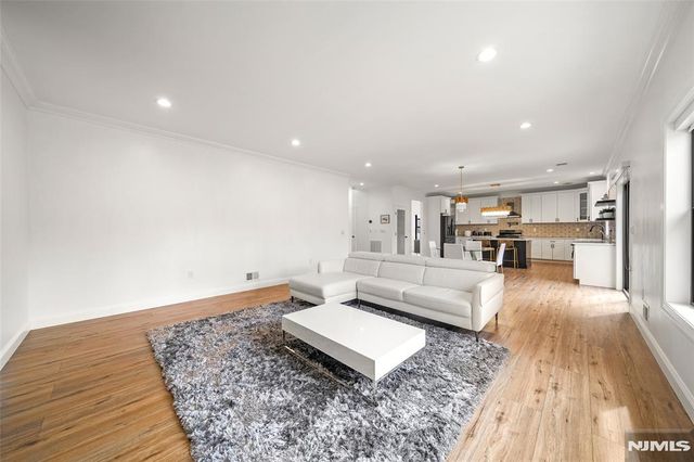 129 Rivervale Road, River Vale, NJ 07675