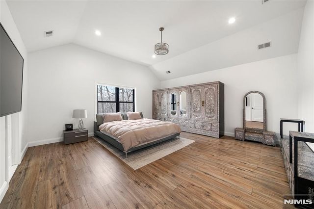 129 Rivervale Road, River Vale, NJ 07675