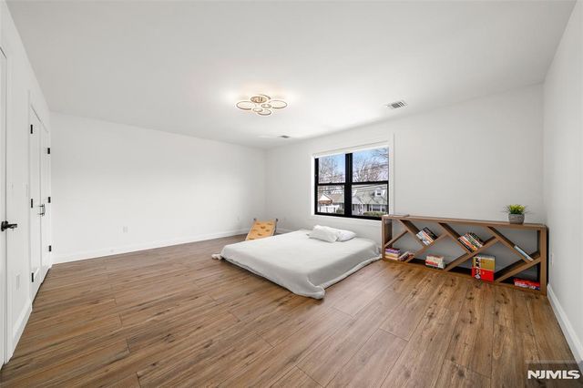 129 Rivervale Road, River Vale, NJ 07675