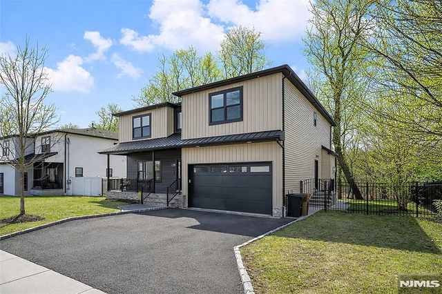 129 Rivervale Road, River Vale, NJ 07675